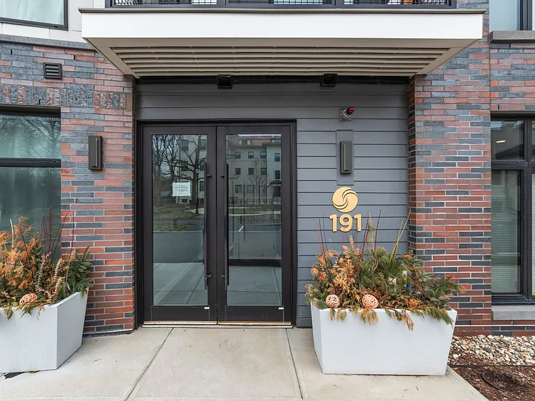 191 Washington St #617 — Photo 1