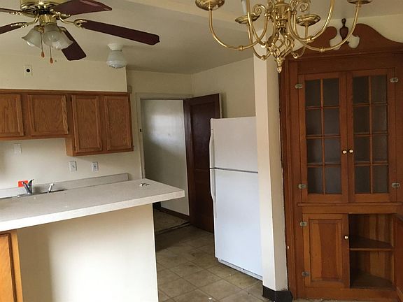 5th image of 1711 Carrahen Ave