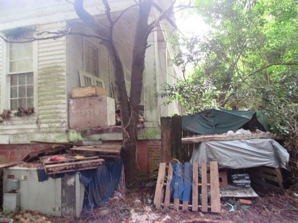 2nd image of 140 N Midway St