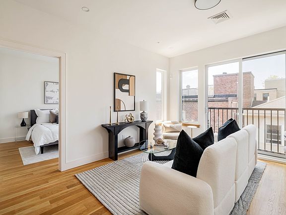 3rd image of 58 Kent St #U403