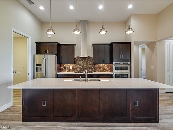 5th image of 3508 SW 17th Place Cpe