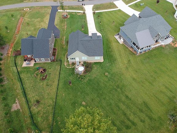 3rd image of 1138 Willow Valley Ln