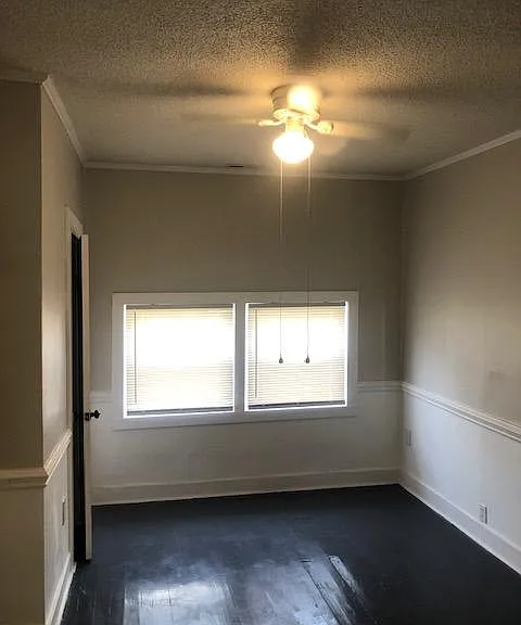 117 E Henderson St — Photo 18