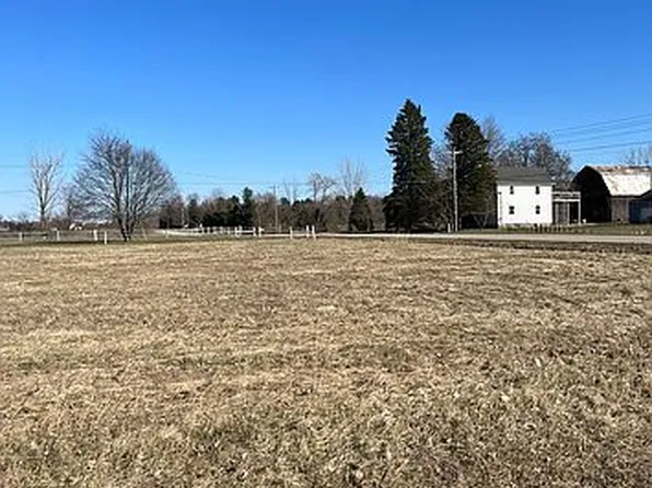 4403 27th St, Dorr, MI 49323