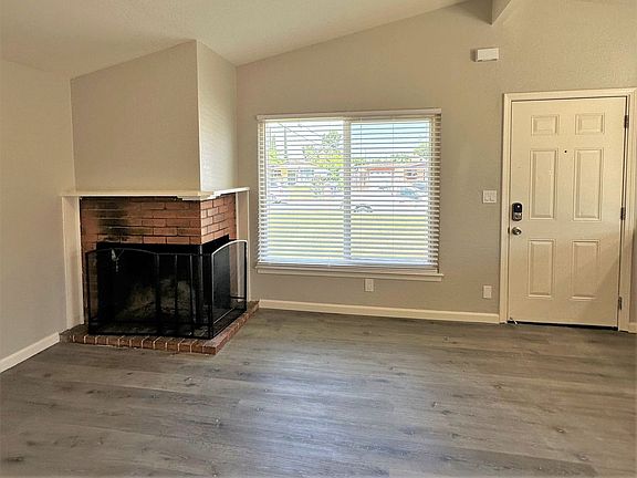 2nd image of 3824 Santa Fe Way