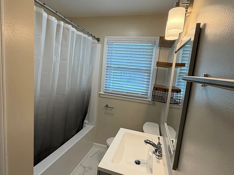 1331 Elm St — Photo 13