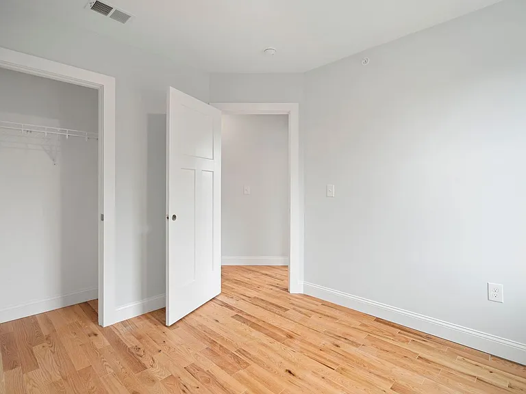Paul's Place — Photo 19