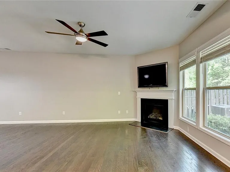 7245 Heritage Oak Ct — Photo 13