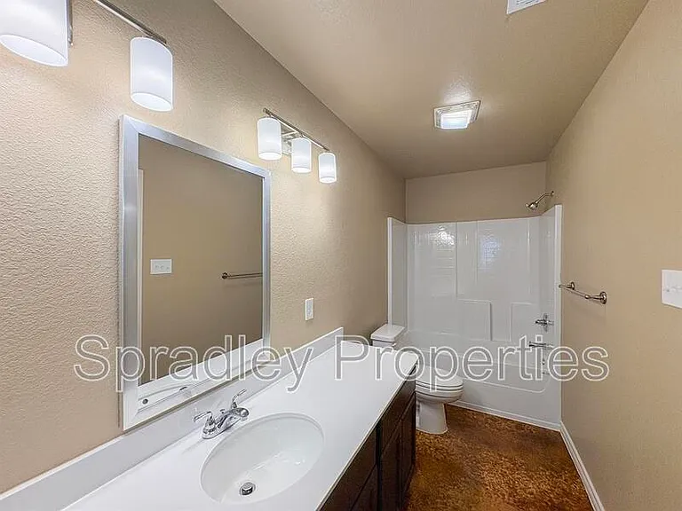 1004A Kerr Ct — Photo 12
