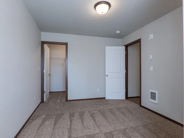 Remington Place Apartments — Photo 20
