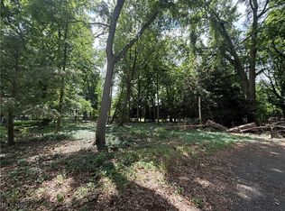 11928 Lake Shore Blvd, Bratenahl, OH 44108