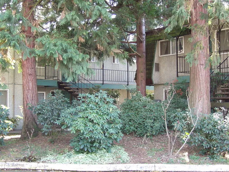 Classic Apts - 10 — Photo 2