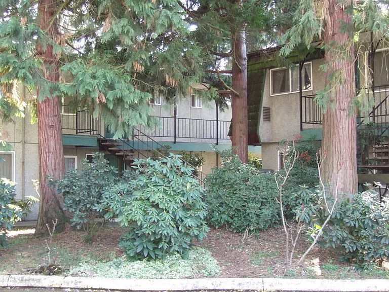 1167 W 8th Ave #12 — Photo 2