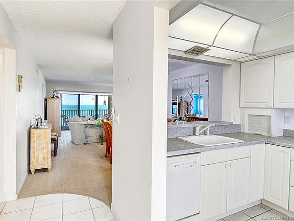 4th image of 7410 S Ocean Dr APT 606