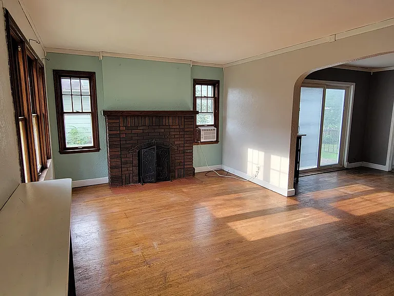 401 Central Ave — Photo 6