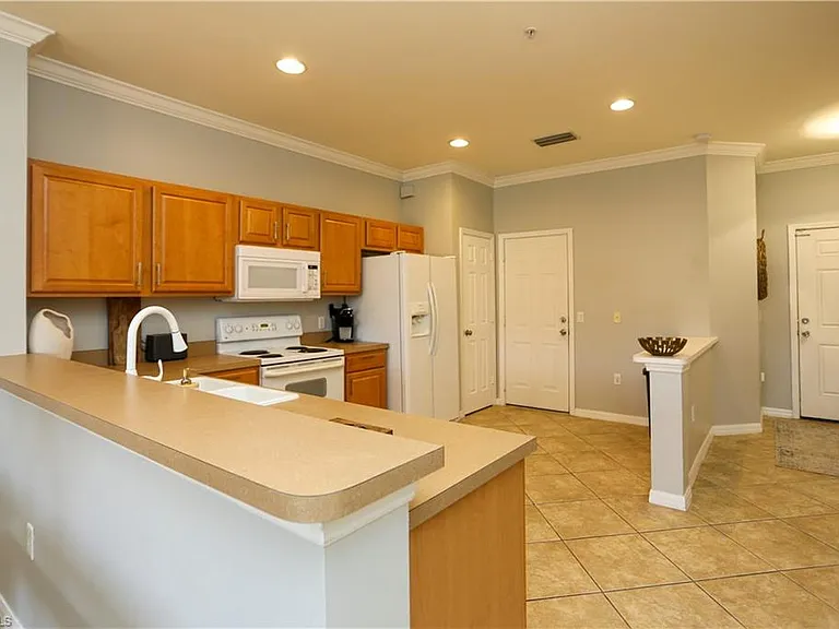 960 Hampton Cir #80 — Photo 23