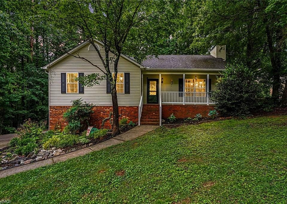 1st image of 431 Lakecrest Dr