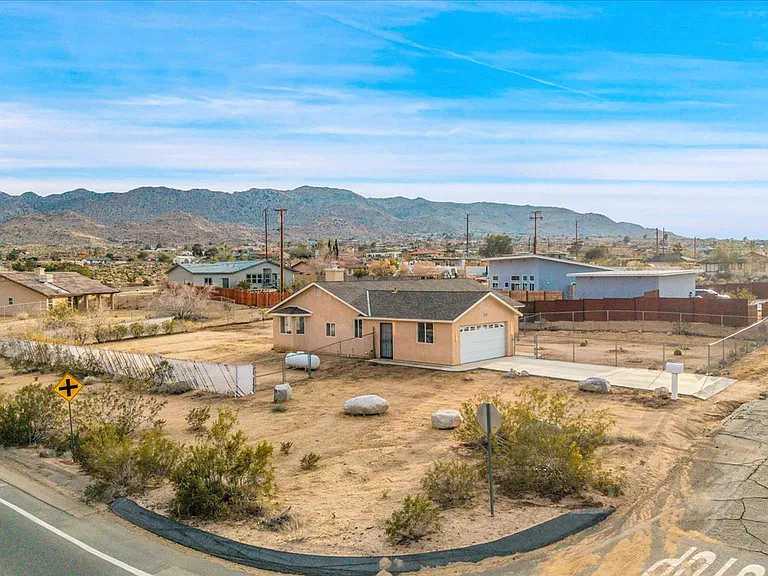 61791 Alta Vista Dr — Photo 2