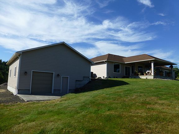3rd image of 225 Basswood Dr