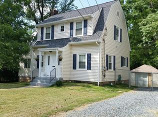 203 Martins Ln, Rockville, MD 20850