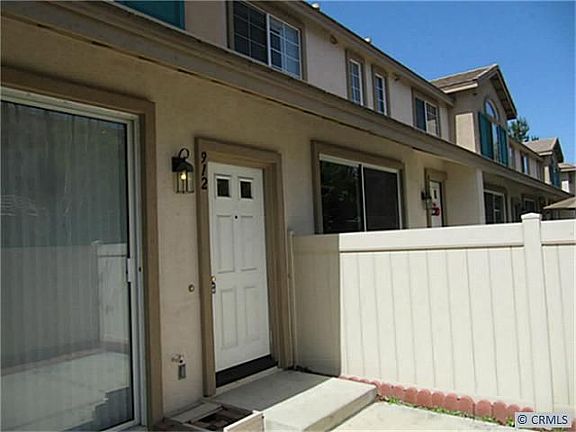 3rd image of 912 S Ogden Ct