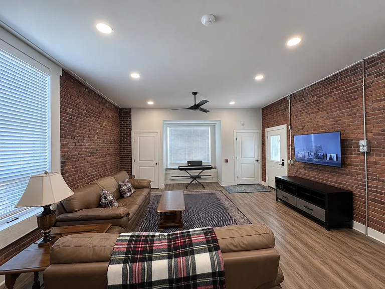 157 N Main St #301 — Photo 2