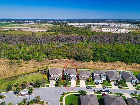 4th image of 939 Meadow Glade Dr