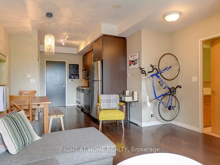 1 Shaw St #323 — Photo 10