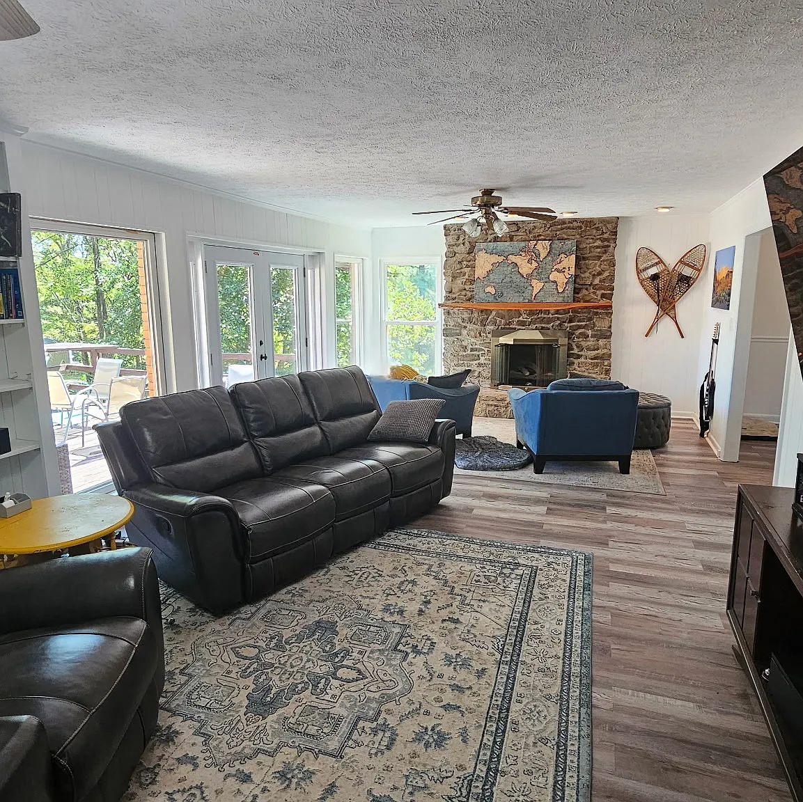 4 bed, 2150 sqft, $2,350 — Photo 2
