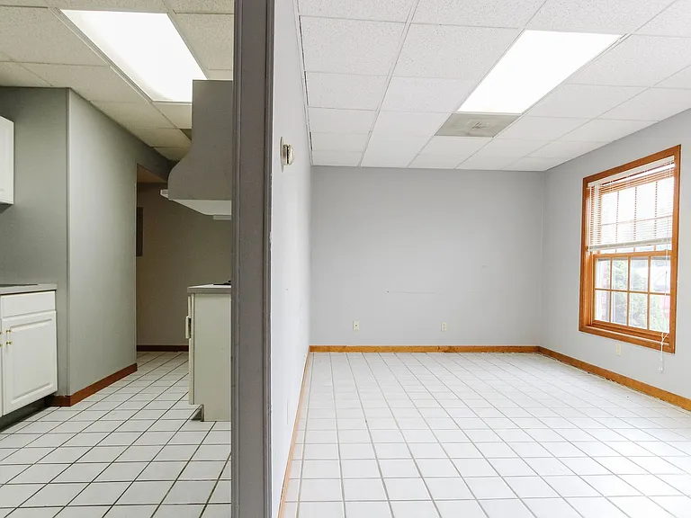 Spacious Northside Apartments — Photo 15