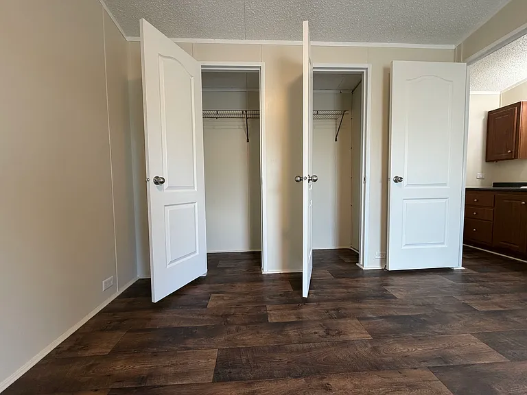 709 N Collins Fwy #129 — Photo 12