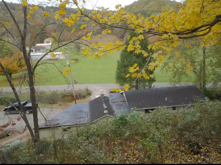 732 Millers Back Run Rd #B — Photo 3