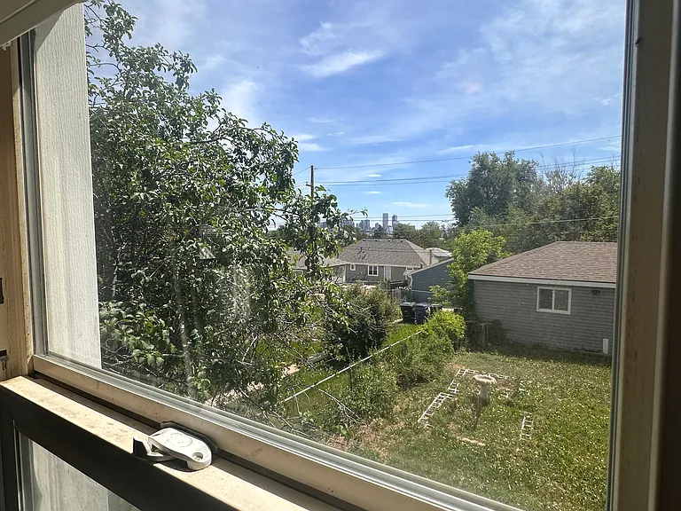 814 Julian St — Photo 10