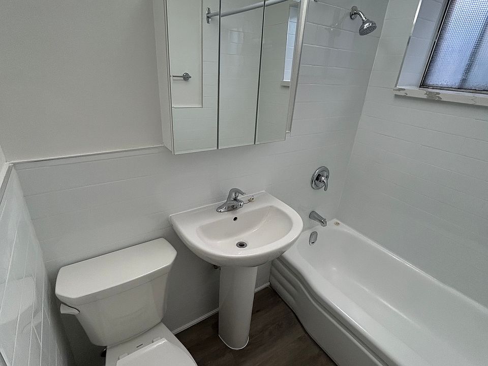 Newly Renovated 3 piece Bathroom