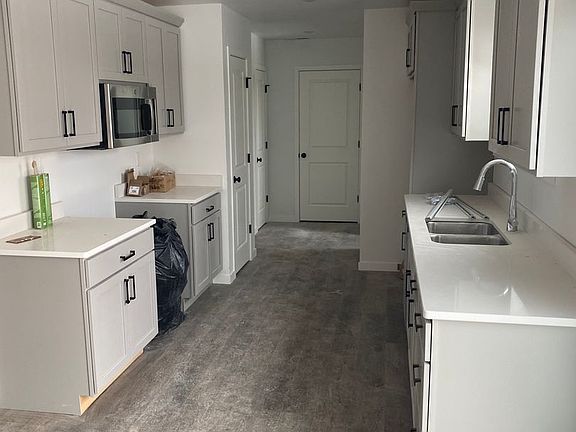 4th image of 260 Adams St