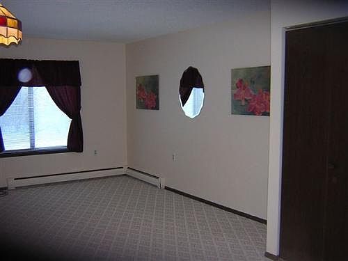 1st image of 230 S Main St APT 10