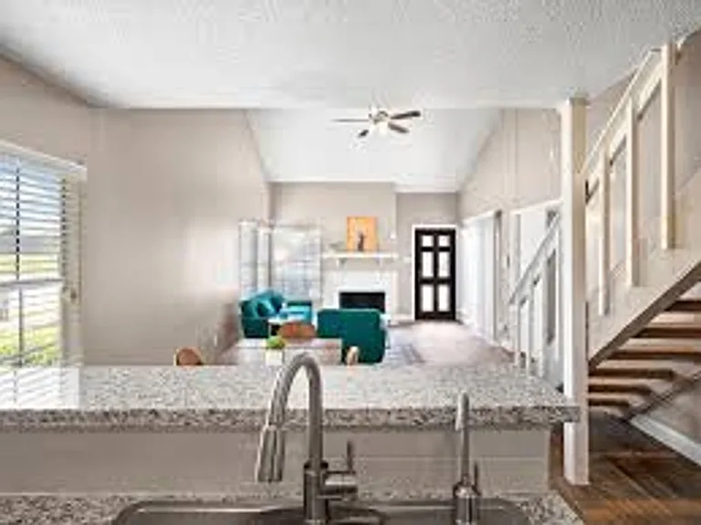 Casa Azul Townhomes — Photo 10