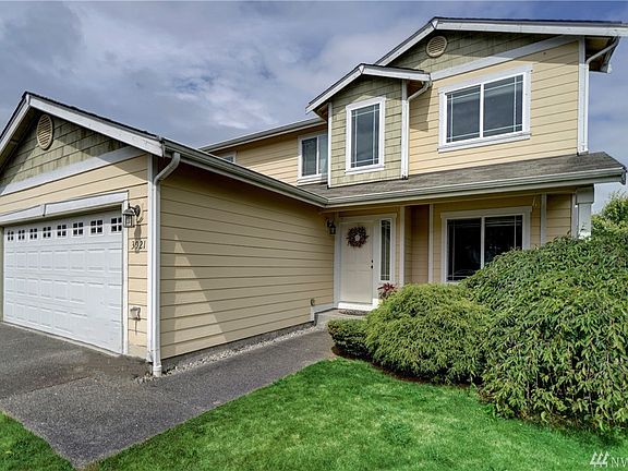 2nd image of 3921 165th Street Ct E