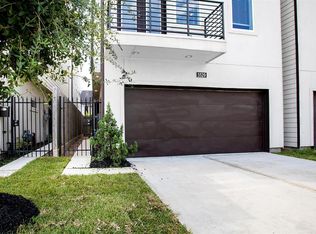 5529 Larkin St, Houston, TX 77007