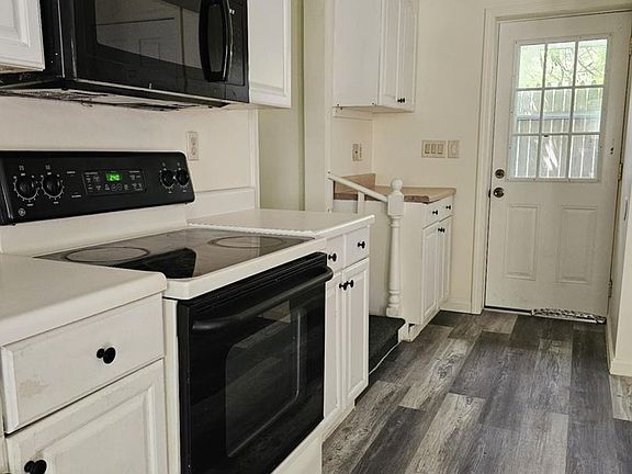 2nd image of 152 1/2 Crim St