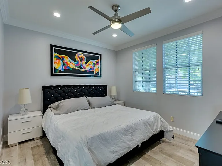 5056 Shadow Palm Ct — Photo 36