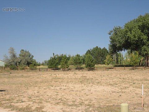 3rd image of 211 Meadowsweet Cir