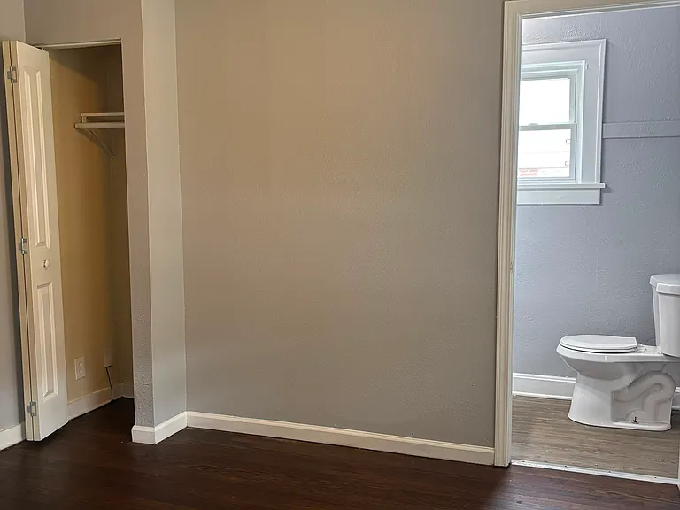 5825 Euclid Ave — Photo 4