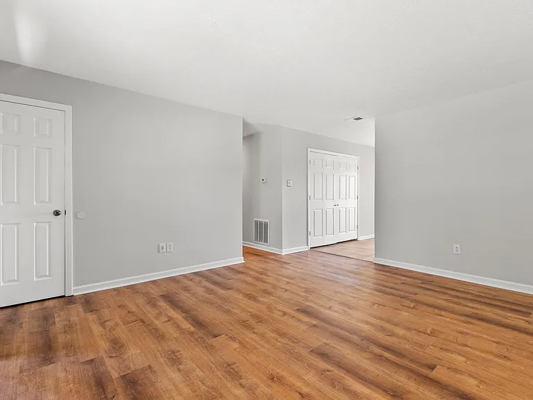 1576 Springfield Dr — Photo 6