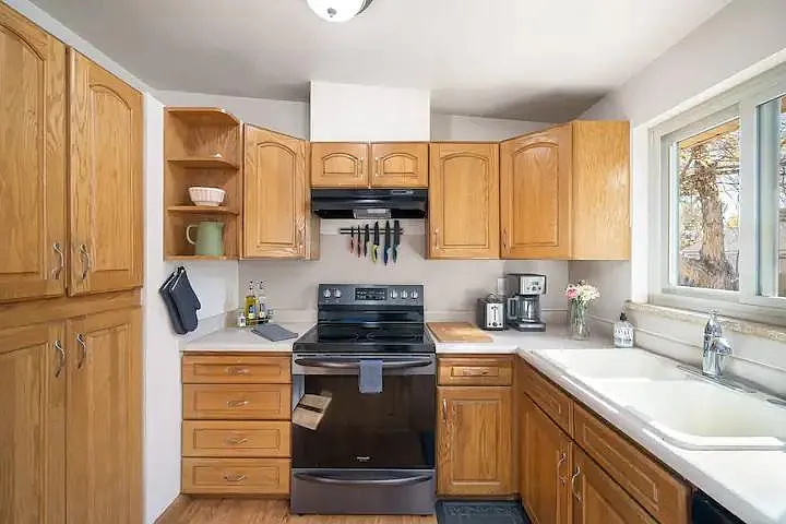 5904 S Columbine Way — Photo 1