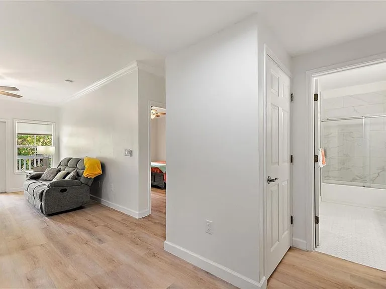 516 Water St — Photo 3