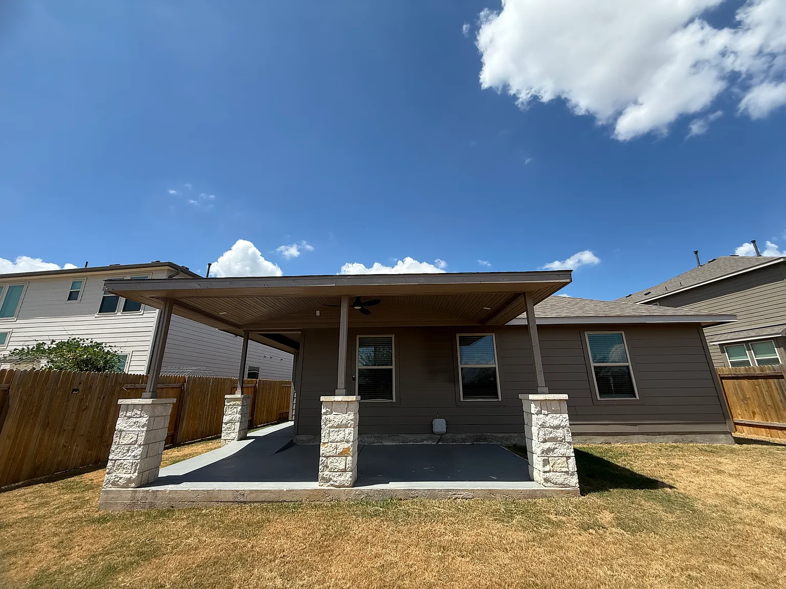 3 bed, 1842 sqft, $2,195 — Photo 4