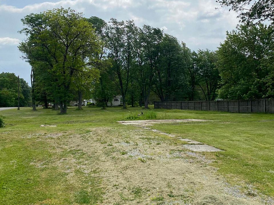 2nd image of 4890 Stewart Rd
