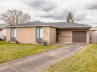 8929 SE Lincoln Ct, Portland, OR 97216