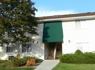 1851 Parknoll Ln, Port Washington, WI